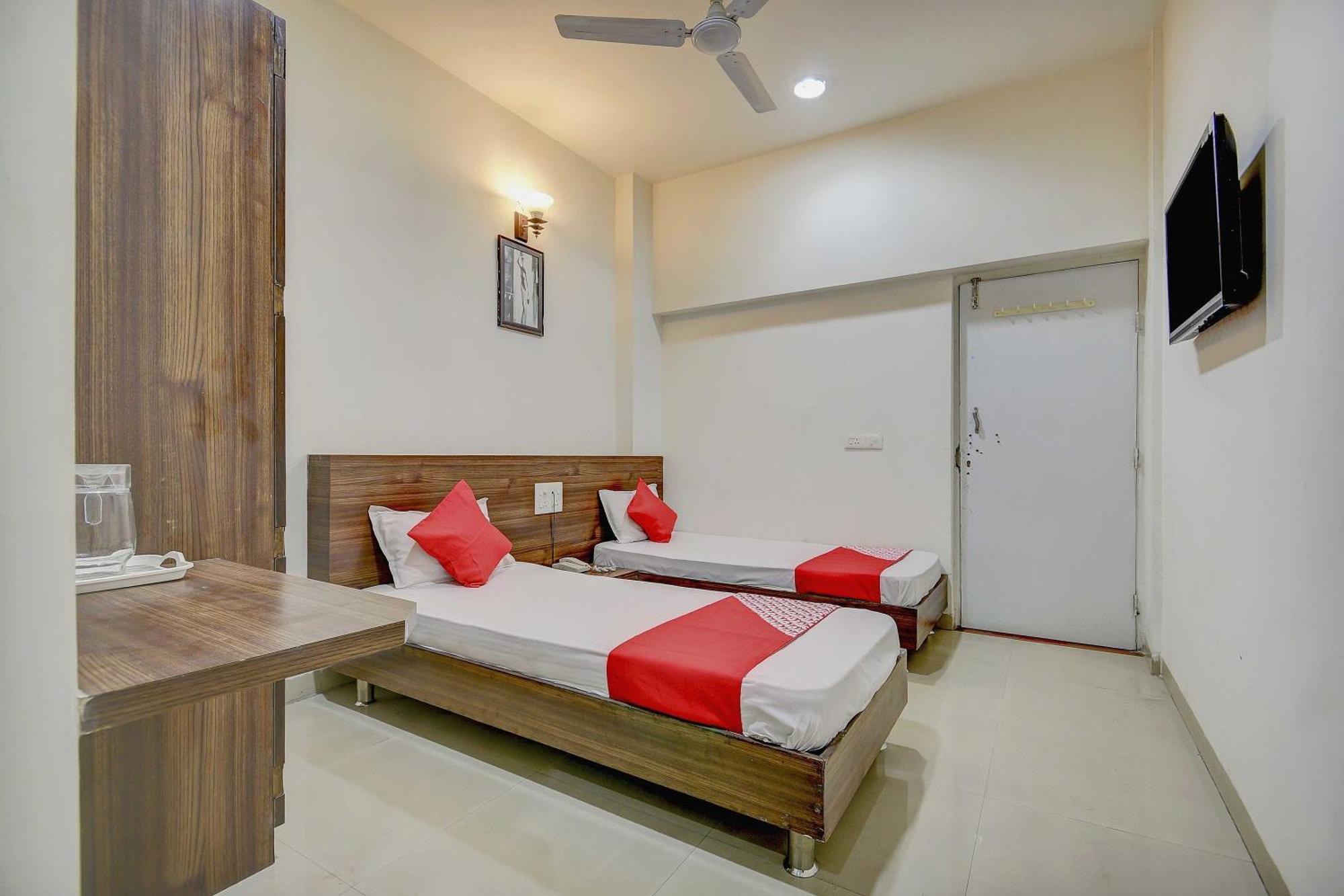 Hotel O Plus Corporate One Khapa  Exterior foto