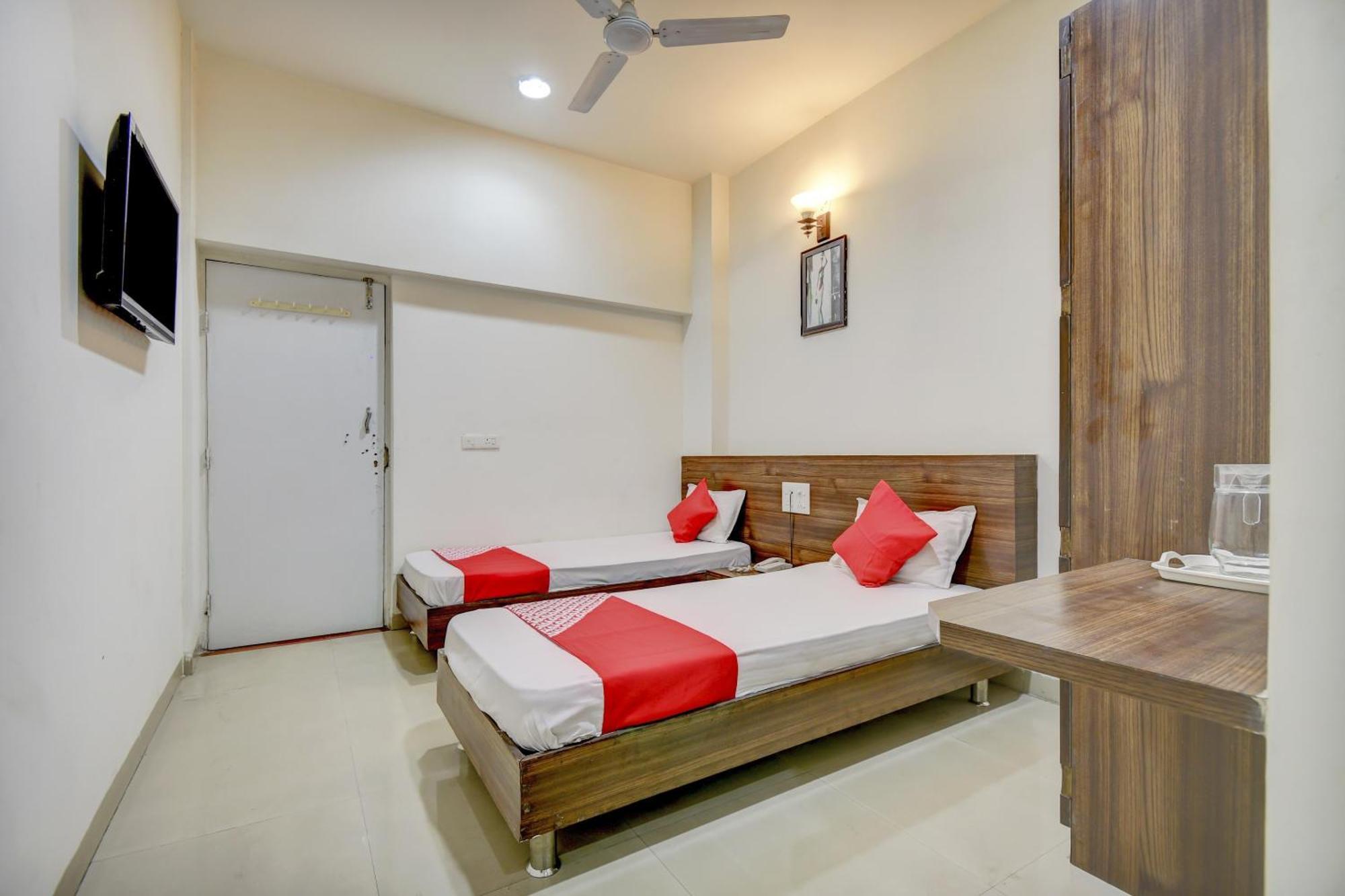 Hotel O Plus Corporate One Khapa  Exterior foto
