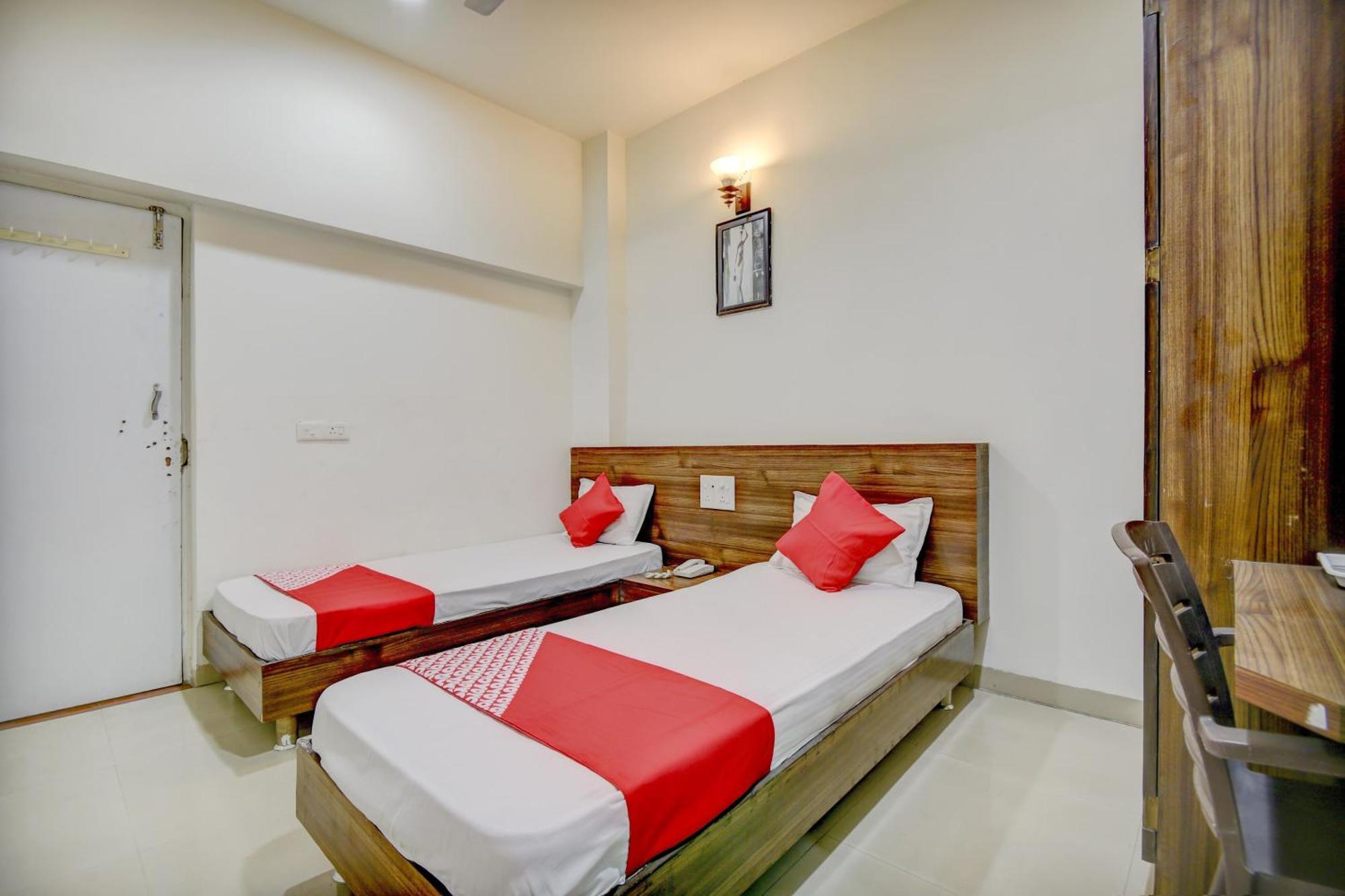 Hotel O Plus Corporate One Khapa  Exterior foto