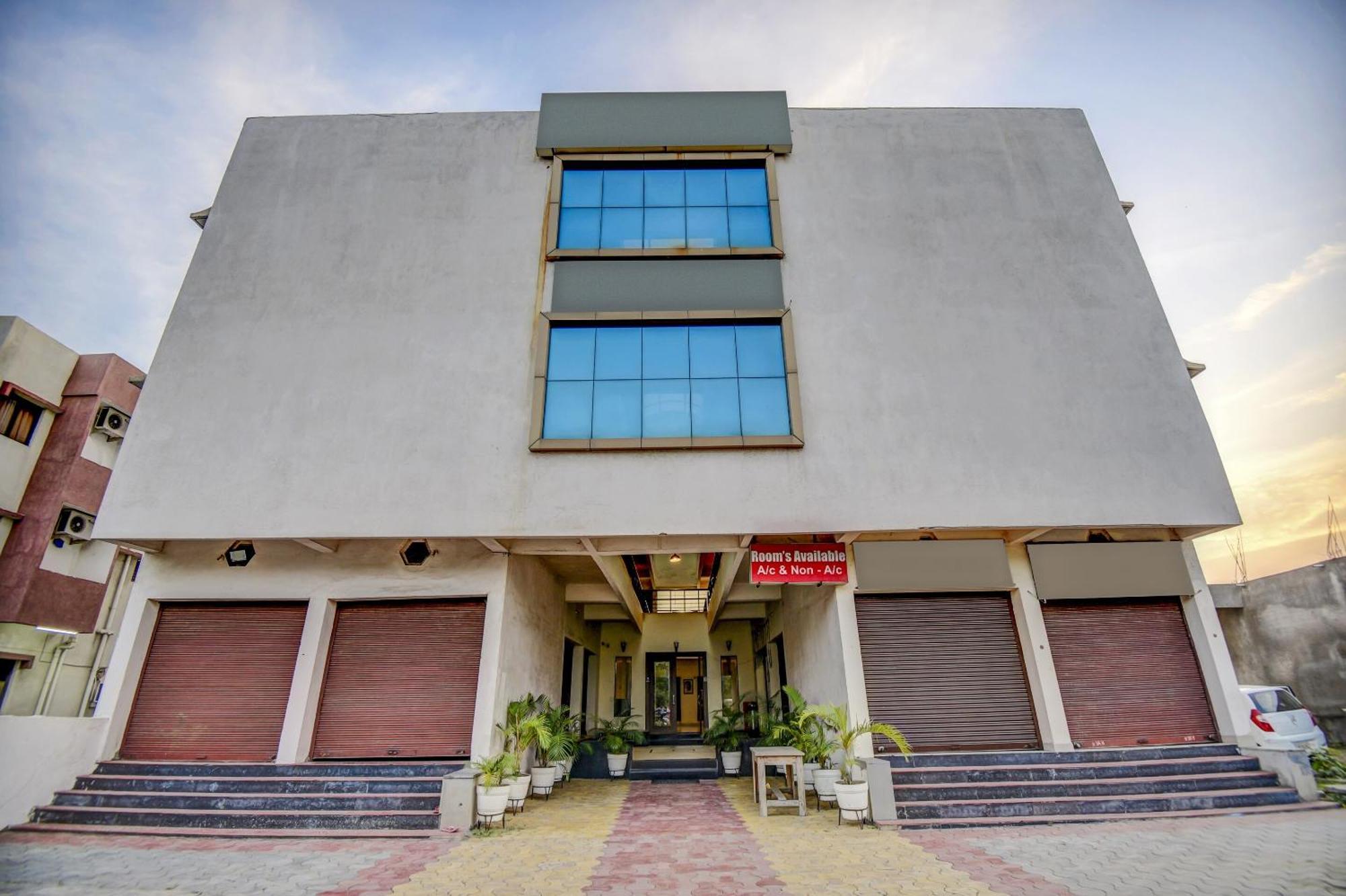 Hotel O Plus Corporate One Khapa  Exterior foto